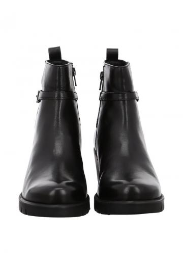 Сапожки на танкетке