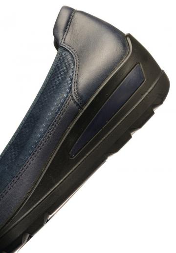 Туфли на танкетке