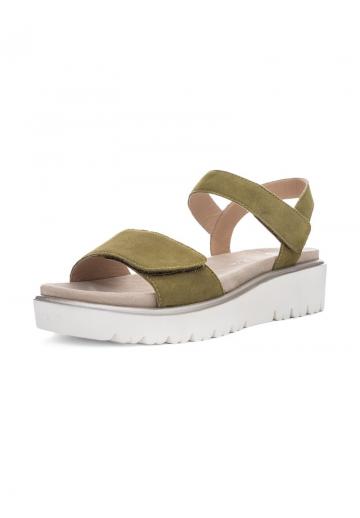 Босоножки на танкетке