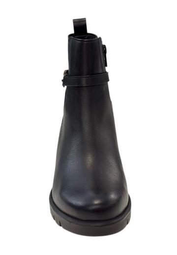 Сапожки на танкетке