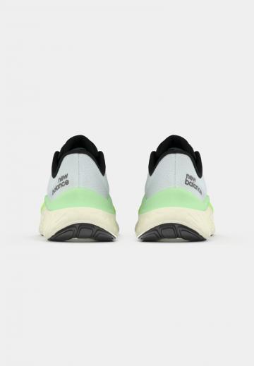 Беговые кроссовки