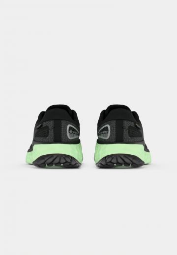 Беговые кроссовки