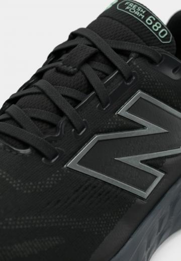 Беговые кроссовки