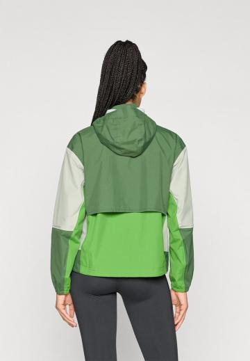 Спортивная куртка