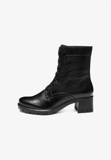 Ботинки на шнуровке