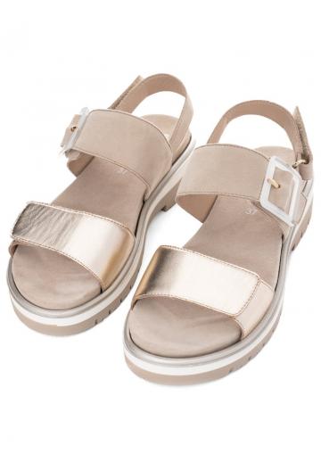 Босоножки на танкетке