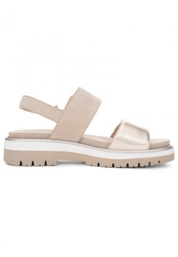 Босоножки на танкетке