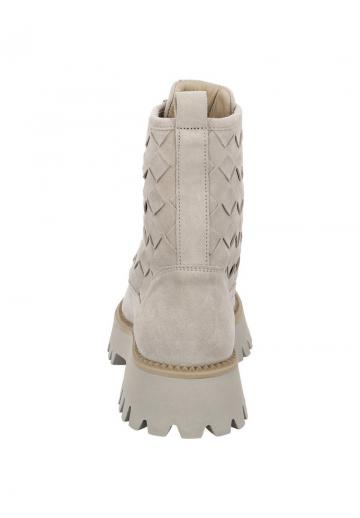 Ботинки на шнуровке