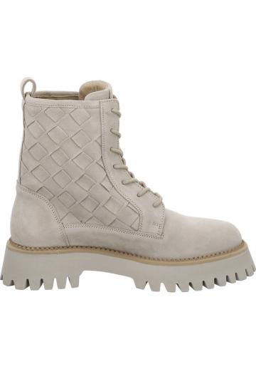 Ботинки на шнуровке