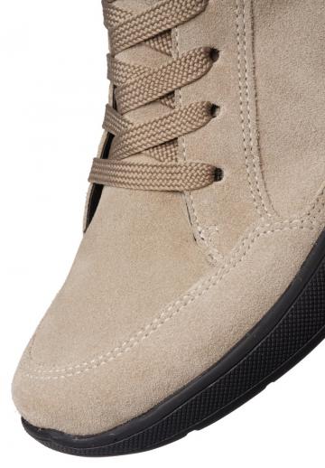 Ботинки на шнуровке