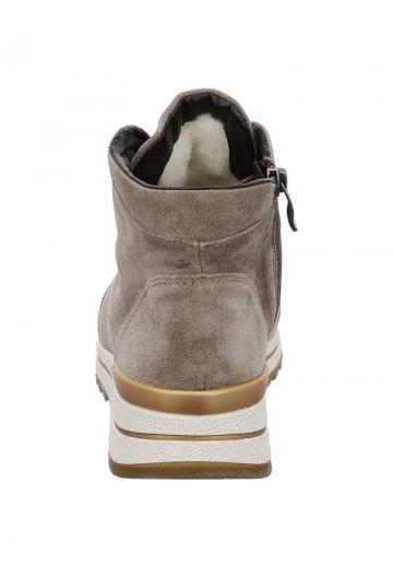 Ботинки на шнуровке