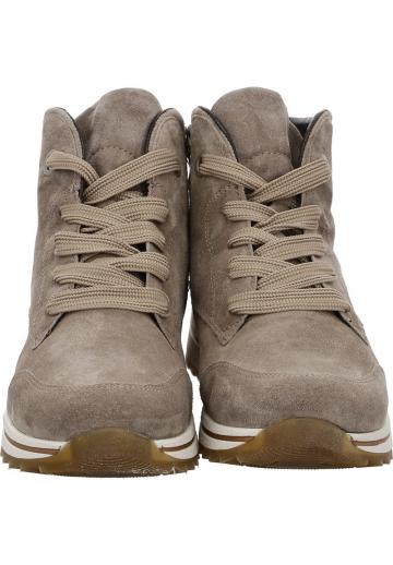 Ботинки на шнуровке