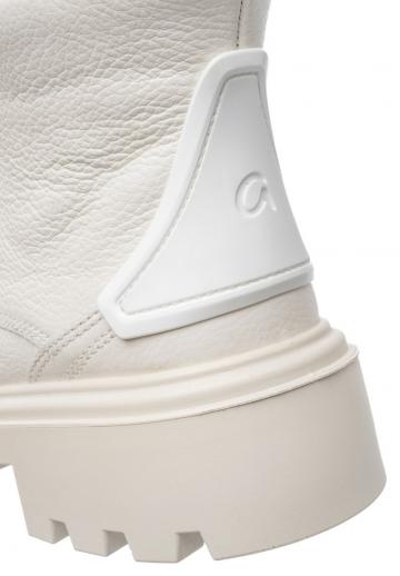 Ботинки на шнуровке