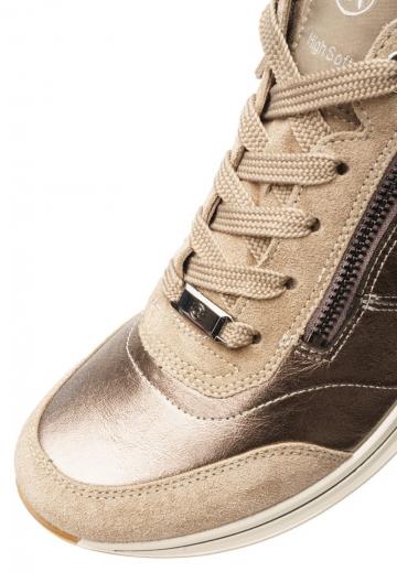 Сапожки на танкетке