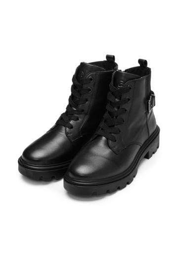Ботинки на шнуровке