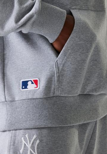 Спортивная кофта