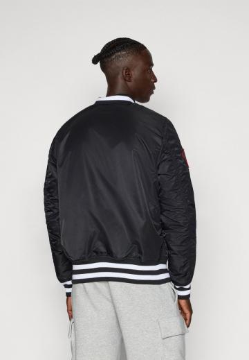 Спортивная куртка