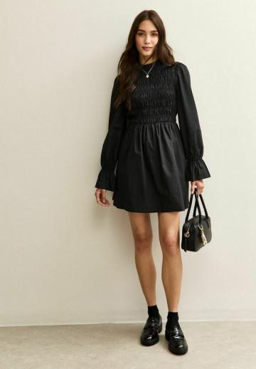 Короткое платье