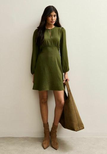 Короткое платье