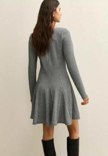 Короткое платье