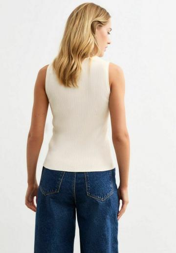 Джинсовая жилетка