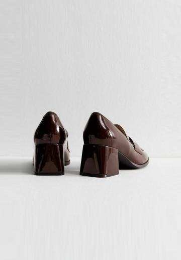 Туфли с высоким носом