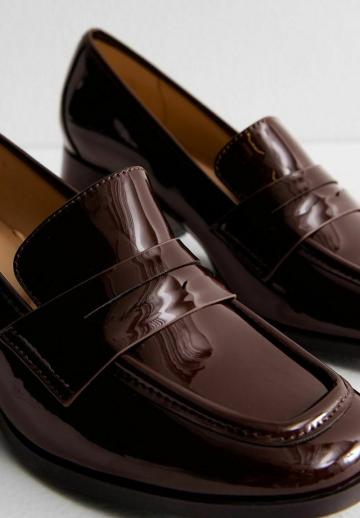 Туфли с высоким носом