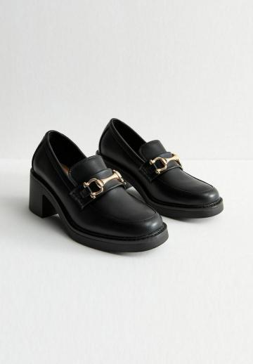 Туфли с высоким носом