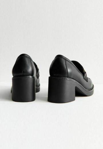 Туфли с высоким носом