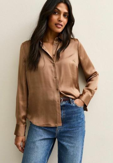 Атласная блузка