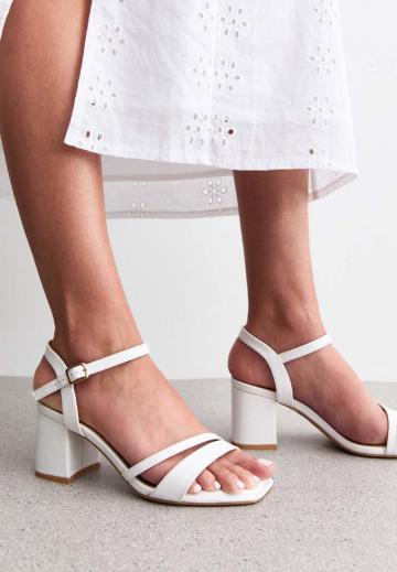 Гандбольные кроссовки