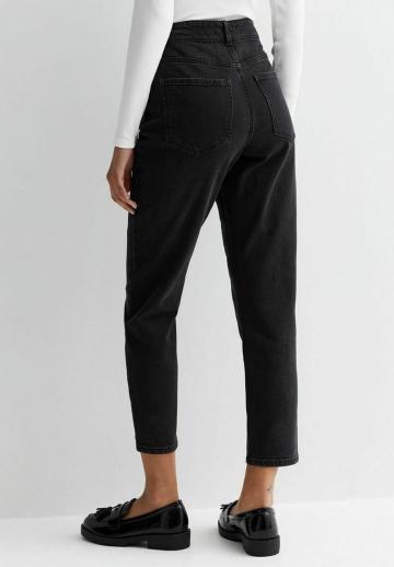 Короткие джинсы