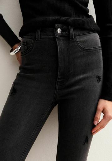 Узкие джинсы