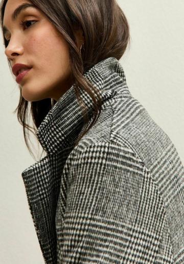 Короткое пальто