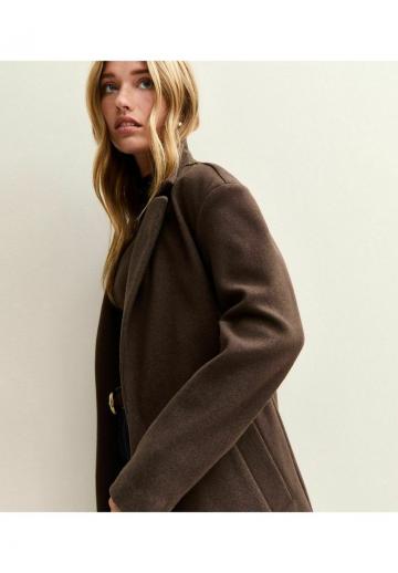 Короткое пальто