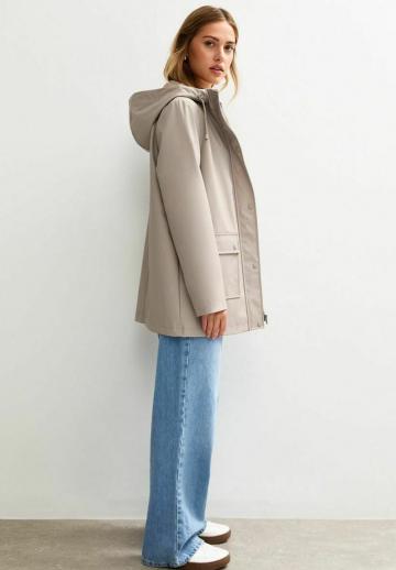 Короткое пальто