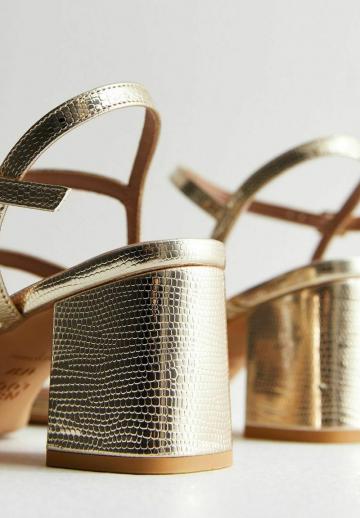 Гандбольные кроссовки