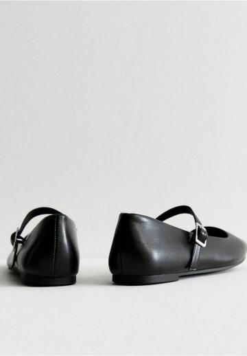 Туфли с ремешком