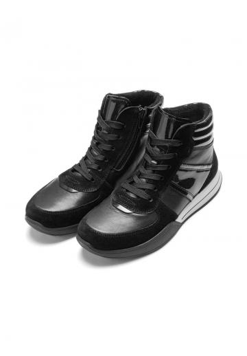 Ботинки на шнуровке