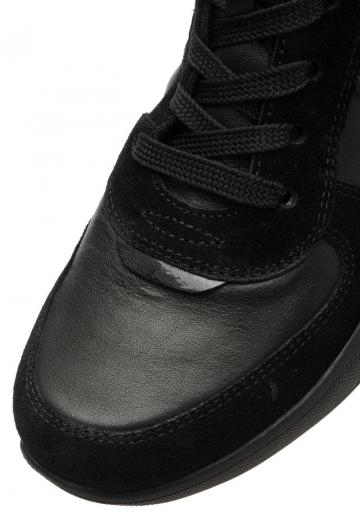 Ботинки на шнуровке