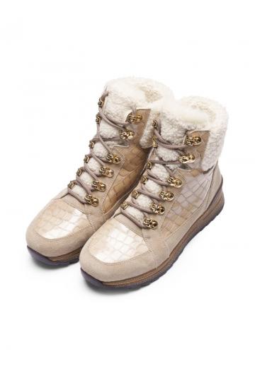 Сапожки на танкетке