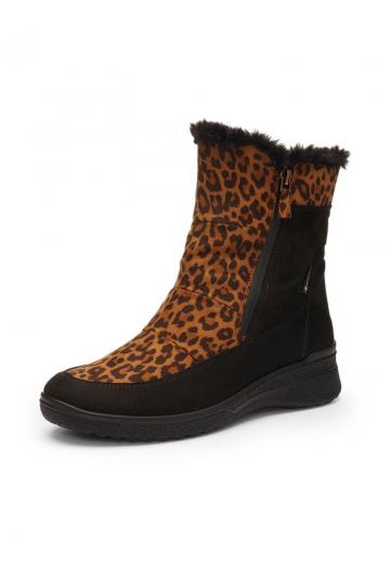 Сапожки на танкетке