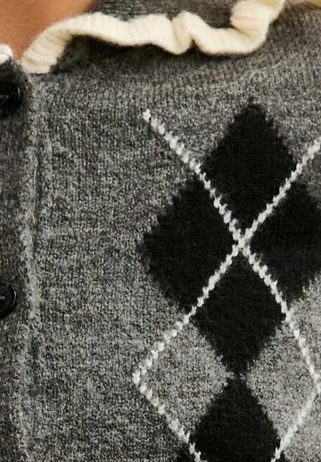 Жаккардовая вязаная кофта