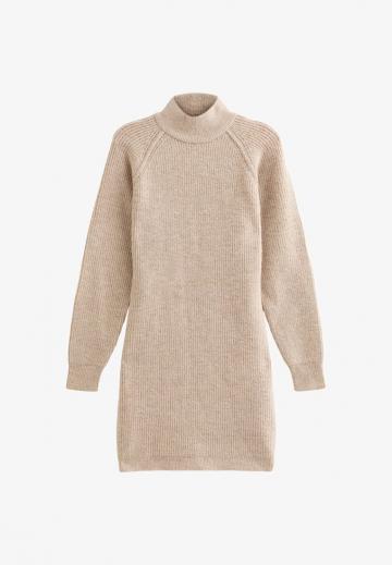 Вязаное платье