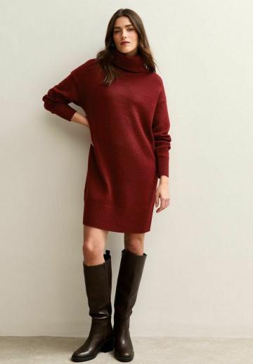 Вязаное платье