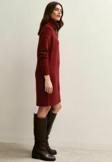 Вязаное платье