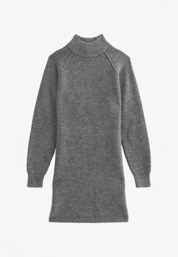 Вязаное платье