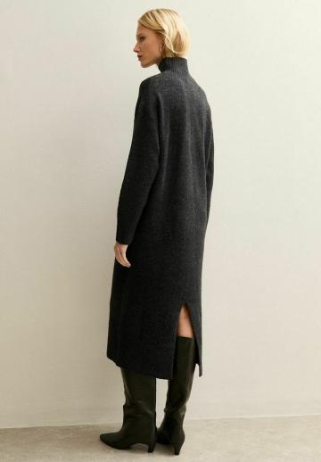 Вязаное платье