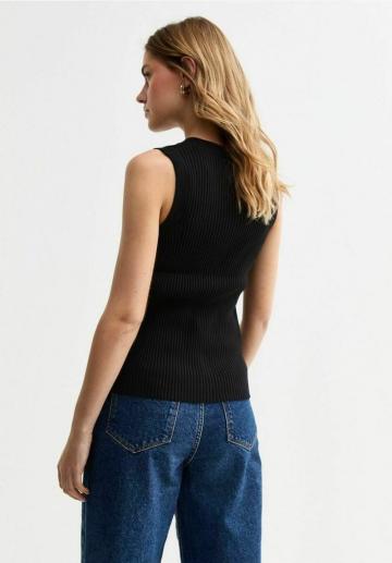 Джинсовая жилетка