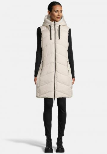 Длинный жилет